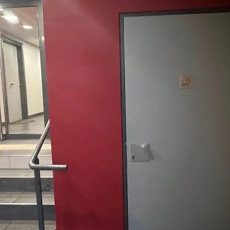 Ferienwohnung Live Like A Local Stylish 2Br With Balcony & Parking Saint-Denis  Exterior foto