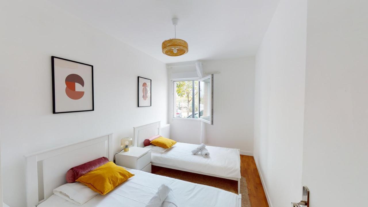 Live Like A Local Stylish 2br With Balcony & Parking * Saint-Denis (Seine-Saint-Denis)