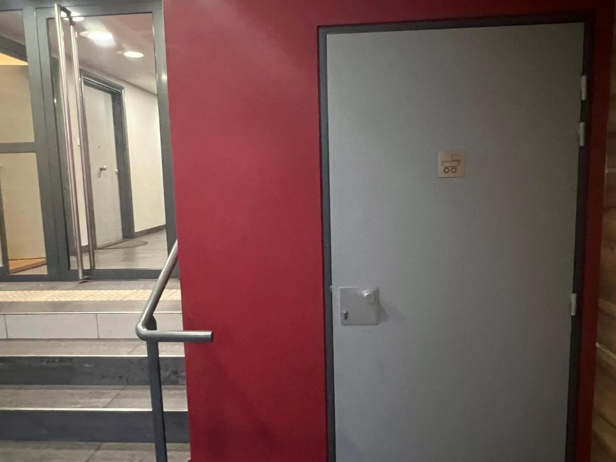 Live Like A Local Stylish 2br With Balcony & Parking Apartment